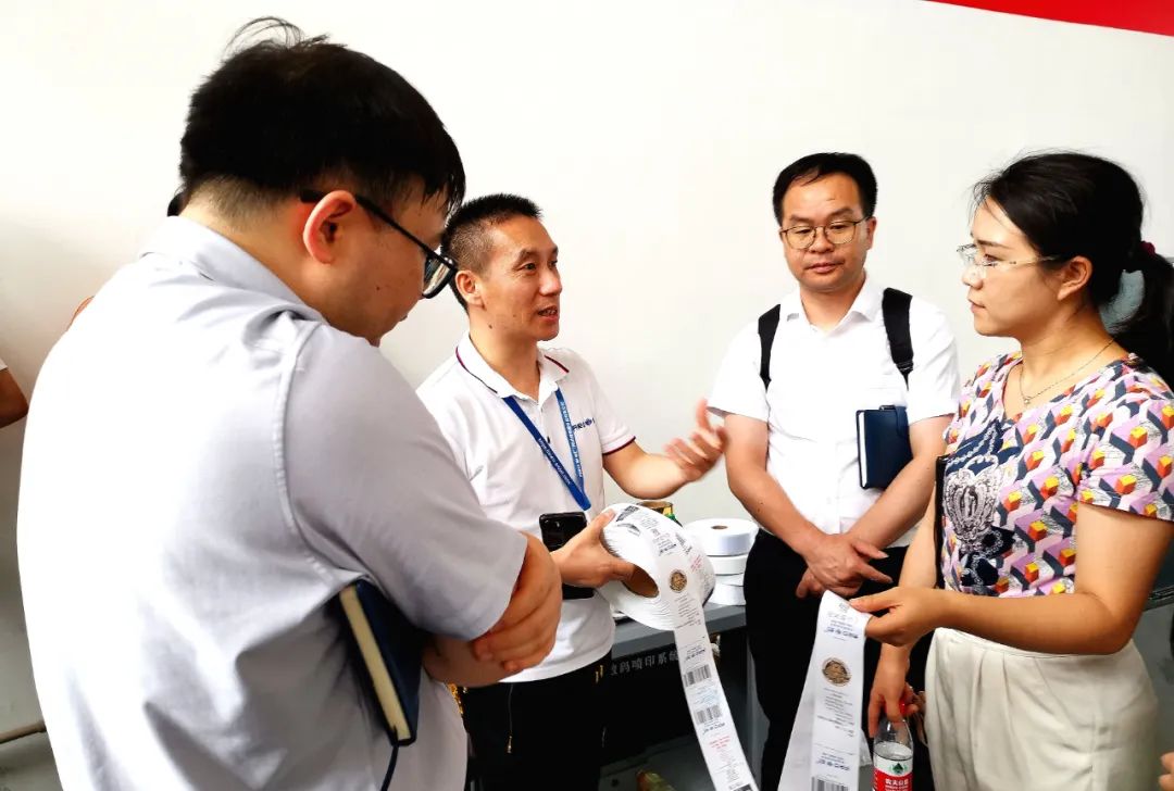 接待东莞松山湖科教局向导来我司工厂视察，，，，，，，，指导事情！