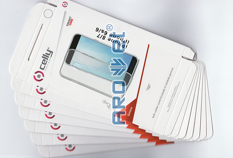 3118云顶集团SP-9022喷码机在手机外包装盒上赋码