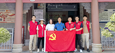 3118云顶集团党支部丨“爱在一起，，，，，，卫爱而行”慰问环卫工人运动